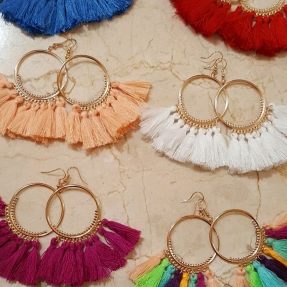 🌈🌈 Boho tassel earrings. - Picture 3 of 4
